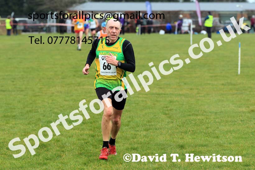 Womens 35+ and Mens 65+ 2023 NEMAA Cross Country, Croft Circuit, North Yorkshire. Photo: David T. Hewitson/Sports for All Pics